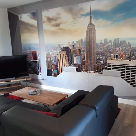Appartement Renove Le New-York En Centre Ville - Terrasse Et Parking - Non Climatise La Roche-Chalais Екстериор снимка