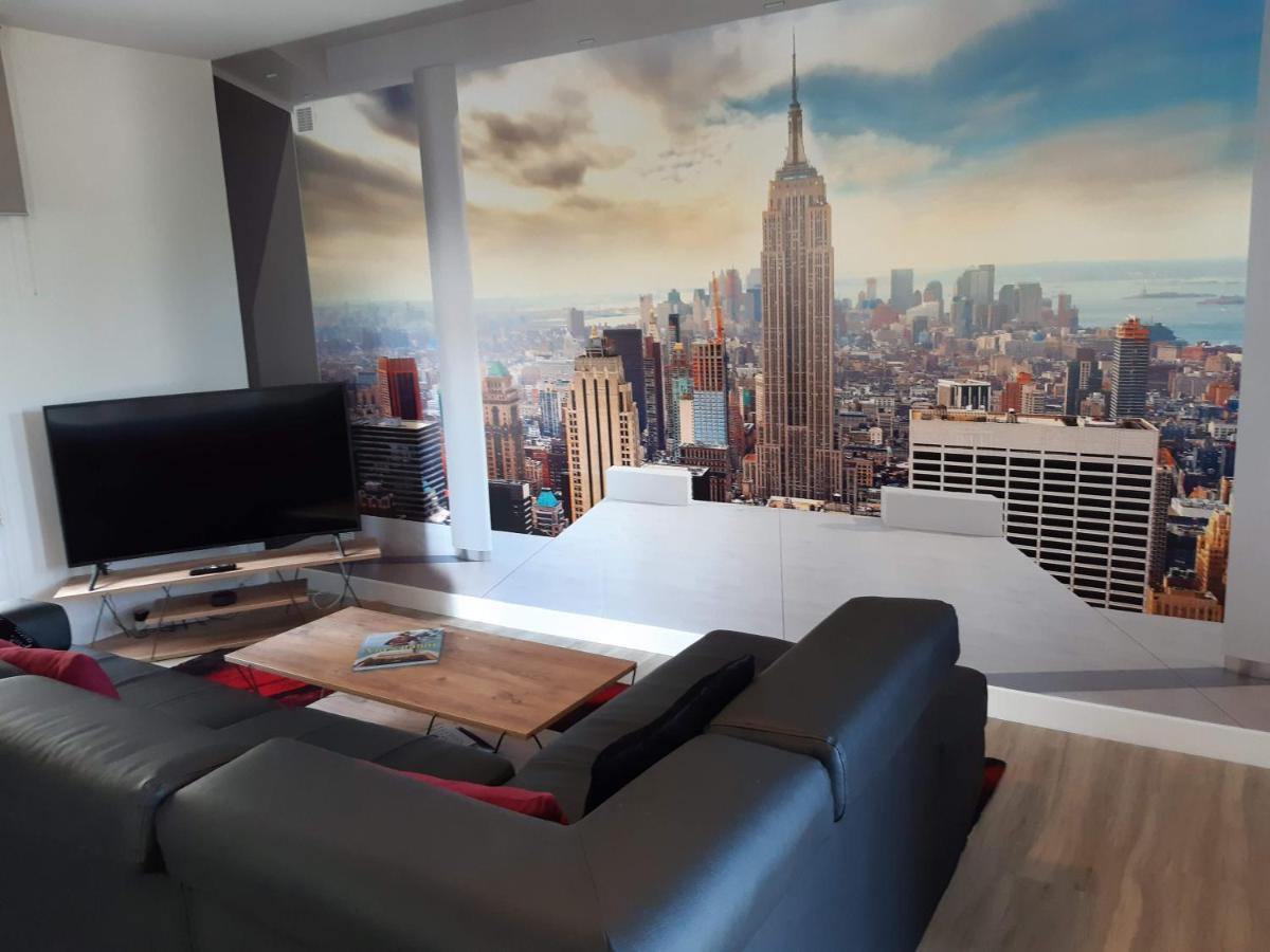 Appartement Renove Le New-York En Centre Ville - Terrasse Et Parking - Non Climatise La Roche-Chalais Екстериор снимка
