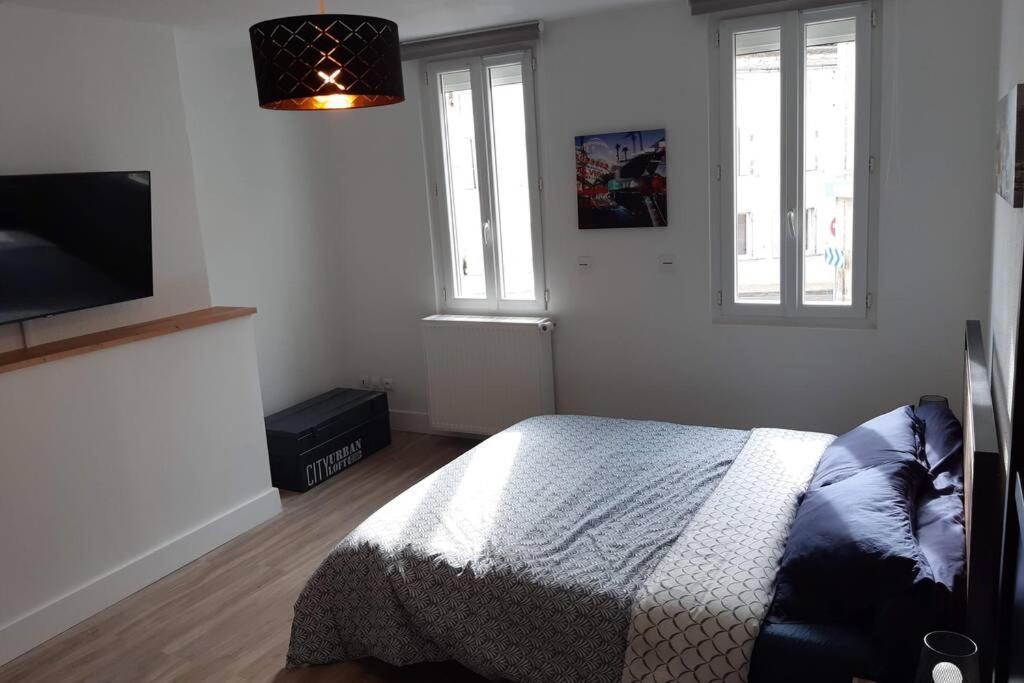 Appartement Renove Le New-York En Centre Ville - Terrasse Et Parking - Non Climatise La Roche-Chalais Екстериор снимка