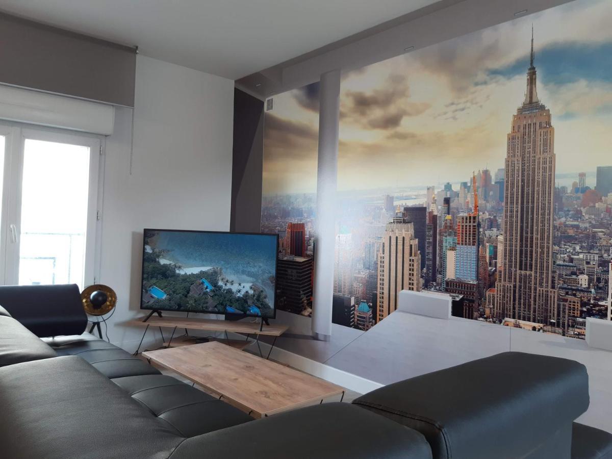 Appartement Renove Le New-York En Centre Ville - Terrasse Et Parking - Non Climatise La Roche-Chalais Екстериор снимка